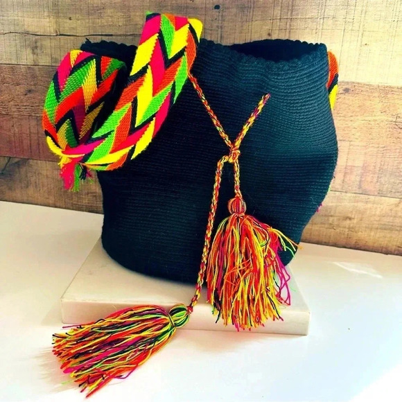 NWOT Handmade Zarza Large Wayuu Mochila Bag Made in Colombia - Picture 1 of 8
